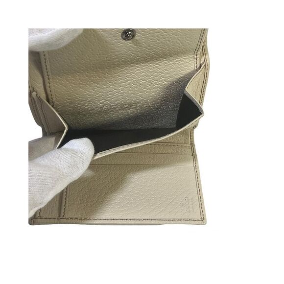 Pre Loved Gucci PCV Leather Trifold Wallet with Ivory Accents - Picture 6 of 8